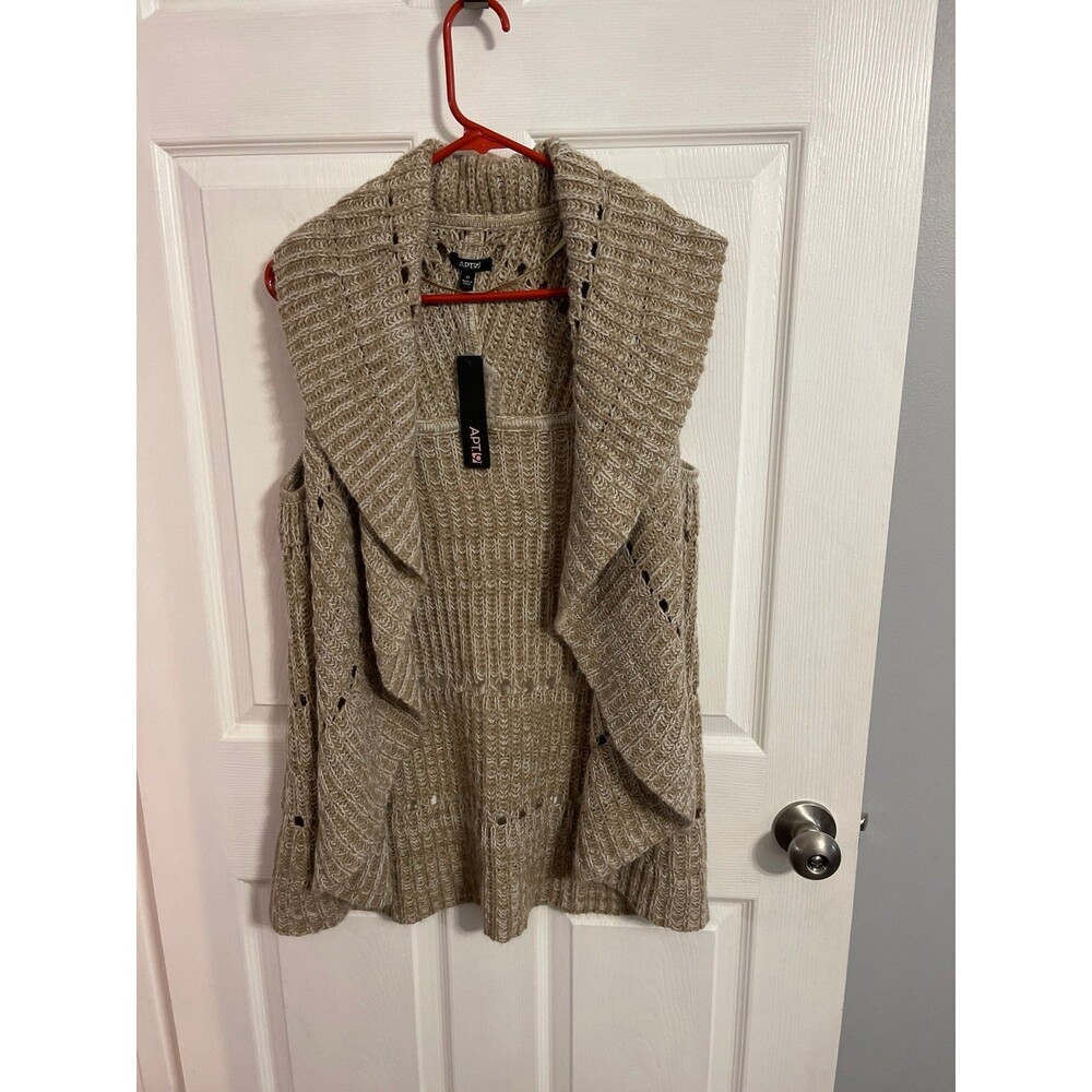 Apt 9 Ruffle Pontelle Sweather Size M New With Tag
